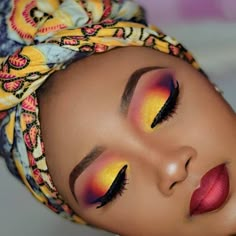 Make Up Diy, Yellow Eye Makeup, Makeup Cantik, Bold Eyeshadow, Yellow Eyeshadow, Makijaż Smokey Eye, Colorful Eye Makeup, Makeup Eye Looks