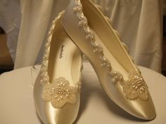 Elegant! Comfortable! Unique! Modern! Sophisticated! Flat Wedding Shoes I'm sorry, I'm out of the trim for these shoes until further notice (6-8 weeks) I can only offer a: US Size: 7M READY TO SHIP US Sizes: 5 to 10, and *11 & 12 M and Wide (see notes below.) Whole and half sizes. Outside USA please goggle a size chart convertor, or contact to verify. *Sizes: 11 & 12 M (regular) and Wide cost $15.00 extra, please follow the link below for extra payment after buying the shoes. www.etsy.co Flat Wedding Shoes, Ivory Flats, Bridal Slippers, Ivory Shoes, Girls Attire, Wedding Shoes Flats, Wedding Flats, Bridal Shoes Flats, Funky Outfits