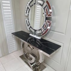 Modern GG Style Hallway Console Table in Silver Stainless Steel Frame with Circle Mirror Virginia Apartment, Marble Hallway, Console Table And Mirror, Modern Mailbox Design, Silver Console Table, Table And Mirror, Modern Mailbox, Mailbox Design, Marble Console Table