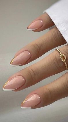 27 Trendy Spring Almond Nails Ideas for 2024: A Fresh Take on Fashion! Neutral Almond Gel Nails, Almond Shape Nails Inspiration, Simple Nail Design Almond Shape, Nails That Will Match Everything, Minimalistic Spring Nails, Simple Nail Designs One Finger, Deep V French Tip Nails Almond, Almond Neutral Nails Designs, Almond Acrylic Nails Designs Spring