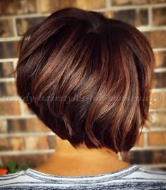 Graduated Haircut, Graduated Bob Haircuts, Haircut Images, Haircut Pictures, Red Highlights, Hair Color And Cut, Bob Haircut, Short Bob Hairstyles, Brown Hair Colors