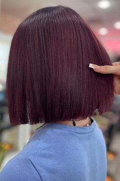 deep plum sleek blunt bob, autumn hair colour Plum Hair Colour, Haircut Ideas Brown Hair, Dutch Side Braid, Hair Color Plum, Twist Box Braids, Ideas Haircut, Side Swept Curls, Plum Hair, Hair Dye Ideas