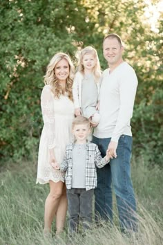 Neutral Clothes, Pose Portrait, Family Christmas Pictures, Fall Family Pictures