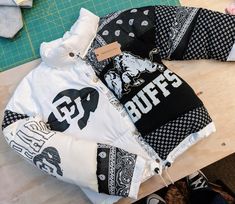 Reworked Game Day Puffer — A/A Graphic Puffer Jacket, Puffer Jacket Design Ideas, Custom Game Day Outfit, Custom Puffer Jacket, Upcycled Puffer Jacket, Diy Puffer Jacket, Game Day Pants, Aaron Asunsolo, Chiefs Jacket