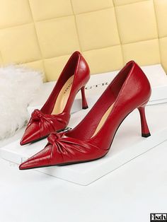 Fisdy - Sophisticated Bow-Accented Stiletto Pumps for Christmas Black Block Heels, Pumps Heels Stilettos, Bow Pattern, Elegant Shoes, Shoes Heels Pumps, Stiletto Pumps, Christmas Theme, Heel Pumps, Shoe Size Chart