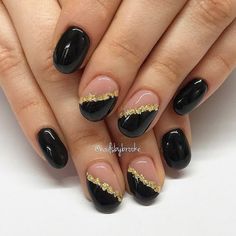 New Year’s Eve Nails Short, Black New Years Eve Nails, Black And Gold Short Nails, Black And Gold Nails, Firework Nails, Nye Nails, New Years Nail Art, Navy Nails, New Years Nail Designs