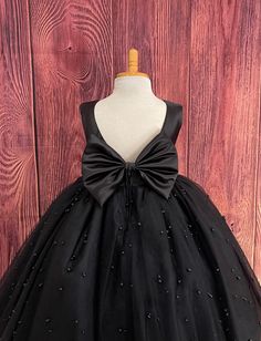 Black Dress Party Wear, Flower Girl Dresses Black, Black Kids Dress, All Black Wedding, Organza Frocks, Mini Outfits, Black Flower Girl Dress, Frocks For Kids