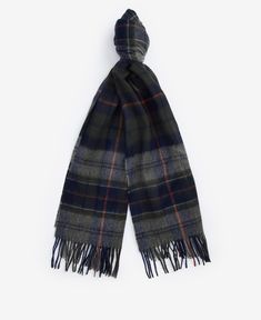 Brack Patchwork Tartan Wool Scarf Woven from premium lambswool, the Barbour Brack Patchwork Tartan Scarf is perfect for the coldest of days, this winter. In a generous size for a versatile look, the scarf is rendered in our seasonal tartans patterns for perfect co-ordination. Tartan Scarf, Wellington Boot, Fleece Pants, Jumper Shirt, Wool Scarf, Tartan Pattern, Sweaters Knitwear, Denim Pant, Casual Jacket