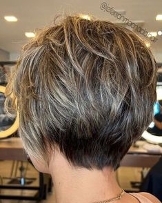 Short Wedge Haircut, Short Stacked Bob Haircuts, Wedge Haircut, Short Hairstyles Fine, Shaggy Hair