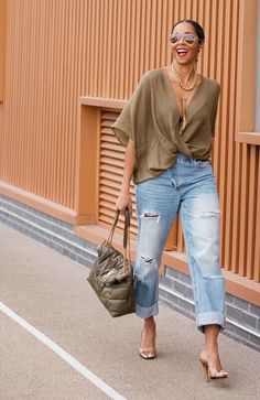 Crossover Jeans, Style Influencers, Look Jean, Elegante Casual, Influencers Fashion, Mode Inspiration, Work Casual