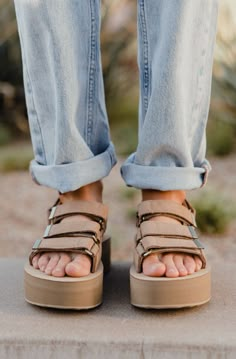 Teva Flatform Mevia Leather Sandals-Incense – Love Olive Co