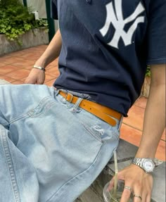 casual contrast belt outfit Boxer Outfit, Outfits Stockholm, Sambas Adidas, Mens Fall Outfits, Man Belt, Belt Outfit, Preppy Boys, Elite Fashion, My Scene