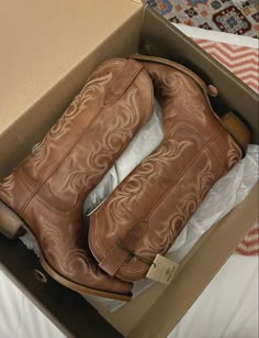 Tan Hat Outfit Summer, Small Cowgirl Boots Outfit, Pretty Cowboy Boots, Real Cowgirl Boots, Pretty Cowgirl Boots, Coastal Cowgirl Boots, Woman’s Boots, Southern Woman Aesthetic, Women’s Cowgirl Boots