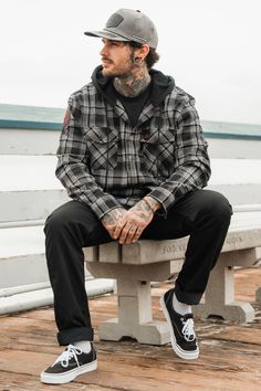 In a pirate’s life, If you’re sailing under the black flag then you know quarter was given for your life after the rummage. It’s means for a pirate to move forward and know there is more sea to sail, more freedom to be sought. Introducing the Black Flag Premium Hooded Flannel.• UNISEX item• Cotton/polyester blend custom flannel• Ultra soft flannels• 55% cotton/45% polyester• Unlined hood• Split-stitch double-needle sewing on all seams• Standard fit Men Nerdy Fashion, Tattooed Men Fashion, Hipster Grunge Outfits Men, Street Style Men Summer, Rocker Outfit Men, Men's Urban Style, Edgy Mens Fashion, Alternative Mens Fashion, Mens Outfits Streetwear