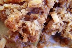 Awesome Apple Crisp Baking Treats, Cinnamon Crumble, Apple Crisp Easy, Fall Baking Recipes, Southern Desserts, Apple Crisp Recipes, Grandmas Recipes, Crisp Recipe, Apple Desserts