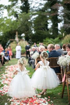 Cute Tulle Ankle Length Ball Gown Flower Girl Dresses #flowergirldress #littlegirldress #littlegirlballgown #flowergirlweddingdress Wedding Bridesmaid Flowers, Elegant Backyard Wedding, Green Flower Girl Dresses, Mini Wedding Dresses, Ring Bearers, Ivory Flower Girl Dresses, Flower Girl Dresses Tutu, Tulle Flower Girl, Tulle Flowers