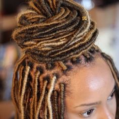 #fauxlocs #boxbraids #baltimorebraids #protectivestyles #dmvbraids Faux Locs Tutorial, Locs Tutorial, Faux Locs Styles, Faux Loc, Hairstyle Videos, Afro Braids, Afro Natural, American Hairstyles, Faux Locs Hairstyles