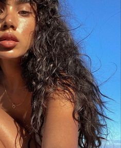 Glowy Skin, Island Girl, Summer Photos, 가을 패션, Aesthetic Hair, Shadowhunters, Summer Aesthetic, Pretty Face, Hair Looks