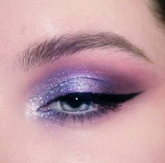 Purple Eyeshadow Looks, Purple Eye Makeup, Purple Makeup, Eye Makeup Designs, Dope Makeup