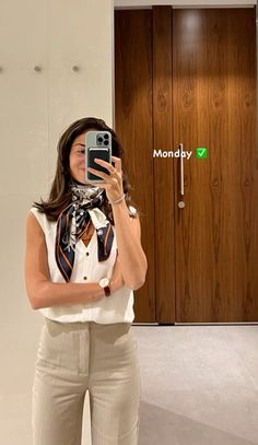 Corporate Work Wear Women, Pop Of Color Outfits Classy, Classy Put Together Outfits, 90 Degree Weather Outfit Work, Elegant Office Outfit Classy, Summer Lawyer Outfit, Bussines Outfit Women Chic, Trendy Corporate Outfits, Trendy Business Casual Outfits For Women Summer