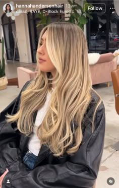 Honey Blonde Dimensional Hair, Lived In Vanilla Blonde, Vanilla Almond Butter Blonde Hair, Honey Blonde With Lowlights, Honey Butter Blonde Hair, Half Head Foils Blonde, Fall Balayage Blonde, Butter Blonde Hair, Long Blonde Hair Cuts