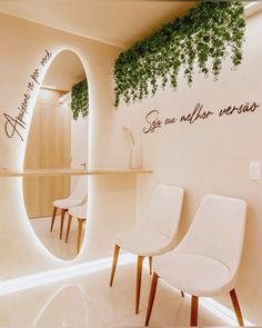 Beauty Suite Decor Ideas, Simple Lash Room Ideas, Spa Selfie Wall, Selfie Spot Wall Ideas, Salon Themes Interior Design, Aesthetic Salon Interior Design, Lash Shed, Area Instagramavel, Spa Salon Design