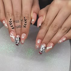 101 Dalmatian Nails, Dalmatian Print Nails, Comic Nails, Animation Nails, Disney Inspired Nails, Hello Nails, Art Design Ideas, Nail Art Disney, Disney Nails