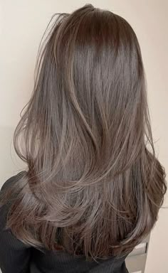 New Hair Color Trends, Haircut Selfie, Photo Hijab, Brown Hair Looks, Brown Hair Inspo, Cute Hairstyle, Hairstyles For Layered Hair, Hijab Girl, Haircuts For Medium Hair