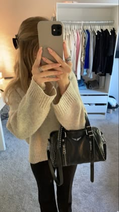 6th Form Outfits, Best Winter Outfits, London Outfit, Fashion Mistakes, Midi Skirts, Aesthetic Outfit