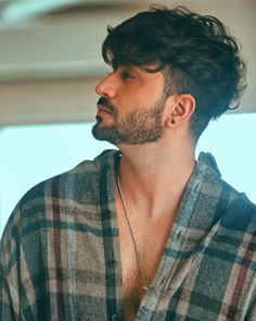 Aly Goni, Haircuts Curly, Prabhas Actor, Mens Haircuts Short Hair, Mens Hairstyles With Beard, Crop Haircut, Gents Hair Style, Mens Hairstyles Thick Hair, Beard Hairstyle