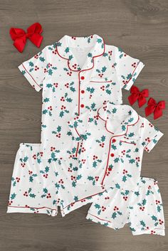 Mom & Me - White Holly Pajamas | Sparkle In Pink Pajama Set For Kids, Family Chritmas Pjs, Best Christmas Pajamas Families, Coordinating Christmas Pajamas, Christmas Morning Pajamas, Christmas Family Matching Pajamas, Christmas Clothes Ideas For Women, Cute Christmas Things, Cute Christmas Pjs