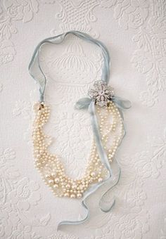 Tie Ribbon, Long Pearl Necklaces, Diy Schmuck, Diy Fashion, Juicy Couture, Jewelry Crafts, Diy Jewelry