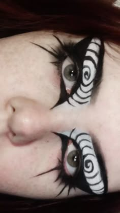 🦷🩸𓋹𖤐🪦⋆₊ makeup creds: cybrslum #goth #gothic #07 #UK #trans #tradgoth #tradgothmakeup #gothboy #gothgirl #alt #altboy #altgirl #hehim #femboy #femboyfriday Weirdcore Makeup, Goth Drag, Vkei Makeup, Emo Things, Makeup Drawing