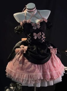 ❤Rose Lace-up Ribbon Lolita Dress❤︎¥ Black And Hot Pink Dress, Lolíta Dresses, Pink Goth Decor, Dress With Bow In The Back, Ribbons Galore Dress To Impress, Twirl Pose, Lotia Dresses, Cute Gothic Outfits, Ribbon Outfit