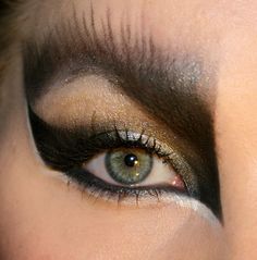 owl eye makeup - Google Search Womens Werewolf Costume Diy, Owl Eye Makeup, Owl Inspired Makeup, Labyrinth Makeup, Chicken Makeup, Werewolf Cosplay, Sustainable Halloween, Owl Makeup, Werewolf Makeup