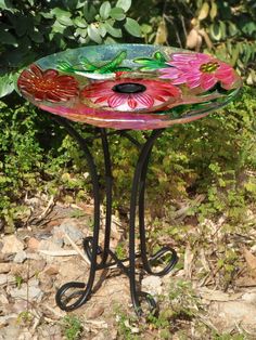 Solar Floral Glass Hummingbird Bath With Stand HI-LINE GIFT LTD. Hummingbird Garden Flowers, Unique Bird Baths, Solar Panel Lights, Glass Bird Bath, Garden Water Fountains, Bird Bath Fountain, Outdoor Deck Furniture, Hummingbird Garden, Floral Bowls