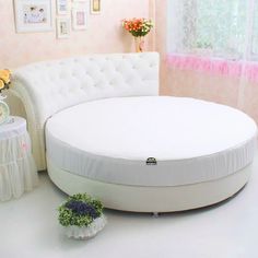 Comfy White Round Fitted Sheet Only Solid Sateen Round Mattress, Turquoise Bedding, Round Bed, Cal King Bedding, Bedding Sheets, Round Beds, Designer Bedding Sets, Green Bedding, Striped Sheets