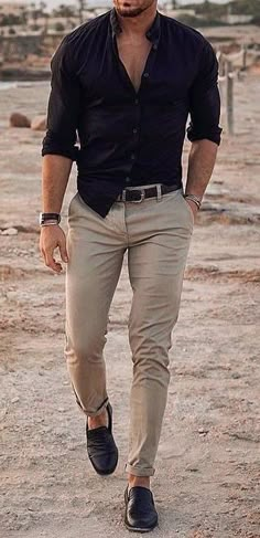 Muscular Men Fashion Outfit, Black Shirt Outfits, Menswear Outfits, Mens Dress Outfits, Mens Business Casual Outfits, Formal Men Outfit, Tee Shorts, Mens Summer Outfits, Mens Fashion Blazer