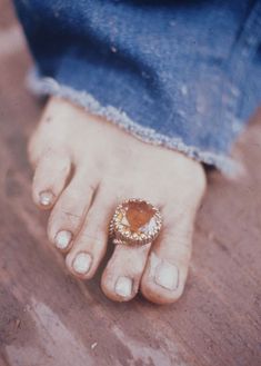 She wears an Egyptian ring That sparkles before she speaks Woodstock Concert, Woodstock '99, Woodstock Photos, Flower Power Fashion