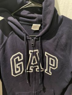 EUC Gap Boys Girls Zip Up Sweatshirt Hoodie Blue size XS Logo. Gap Hoodie Fits, Fitted Zip Up Hoodie, Zip Ups Hoodie, Cute Zip Ups, Gap Zip Up, Hoodies Zip Up, Gap Zip Up Hoodie Outfit, Zip Up Hoodies Y2k, Gap Clothes