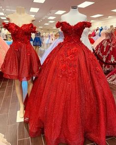 Red Tops For Quince, Damas Dresses For Quince Red, Red And Gold Dama Dresses Quinceanera, Red Quince Damas Dress, Red Damas Dresses, Red And Gold Heels Quince, Qencenera Ideas Red, Red Quince Dama Dresses, Red Quince Theme Dresses