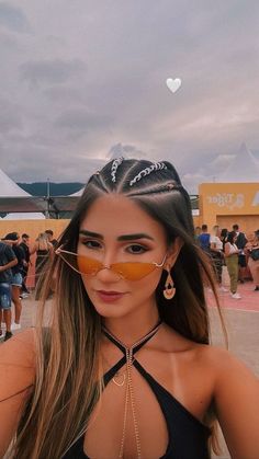 Rave Hairstyles, Shot Hair, Concert Hairstyles, Rave Hair, Fest Outfits, Fast Hairstyles, Hair Help, Black Hair Care, Festival Hair