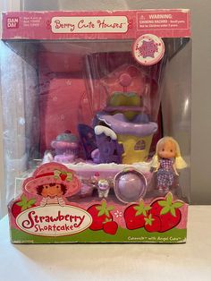 the strawberry shortcake playset is in its box