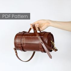 Please download and test our free sample pattern with your printer before placing the order. Patterns from my shop will all be similar to the format/style of the sample pattern. ------------------Free sample pattern------------------ ♦ https://www.leatherdiystudio.com/sample ------------------Work Updates------------------ ♦ Instagram(NEW): www.instagram.com/leatherdiystudio/ ------------------More Patterns------------------ ♦ www.leatherdiystudio.com ♦ www.etsy.com/shop/LeatherDIYStudio ------- Leather Purse Pattern, Diy En Cuir, Leather Patterns, Leather Wallet Pattern, Tooled Leather Bag, Leather Bag Pattern, Purse Pattern, Leather Crafting, Bag Pattern Free