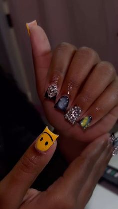 Short Cute Black Nails, Junk Short Nails, Rapper Nails, Short Set Acrylic Nails, Junk Nails Short, Short Nails Black Women, Nails Suggestions, Shorties Acrylic Nails