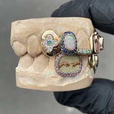 Grillz Teeth, Grills Teeth, Tooth Gem, Teeth Jewelry, Dope Jewelry, Foto Ideas Instagram, Funky Jewelry, Jewelry Lookbook, Dream Jewelry