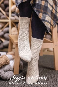 White knitted socks featuring criss-cross motifs, showcasing intricate and stylish patterns Pumpkin Vibes, Knitting Things, Skirt Trousers, Wool Fashion, The Knitter, Flat Photo, Winter Cottage, Sock Knitting, Sock Knitting Patterns