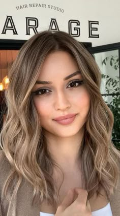 Haircut And Balayage, Soft Blond Balayage Brunettes, Creamy Brown Hair Balayage, Soft Brown To Blonde Balayage, Sand Hair Color Brunette, Bronde Haircolor Bayalage, Soft Bayalage Blond, Dark Roots Light Ends Balayage Hair Color Ideas, Bayalage Highlights On Brown Hair