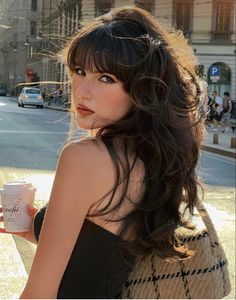 Waves With Bangs, Billy Eilish, Winter Haircuts, Messy Look, Butterfly Haircut, Hairstyle Examples, French Hair, Brown Blonde Hair, Long Wavy Hair