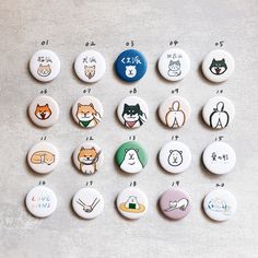 a bunch of buttons that are sitting on a table